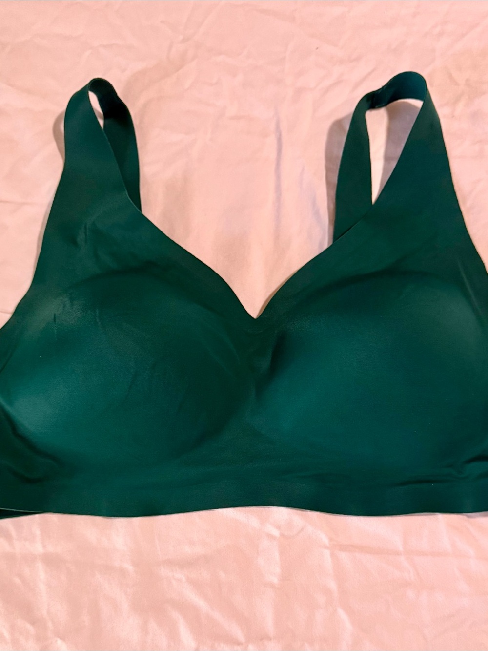 Victoria's Secret Wireless Smooth Molded Plunge Bralette Dark Green 38DD